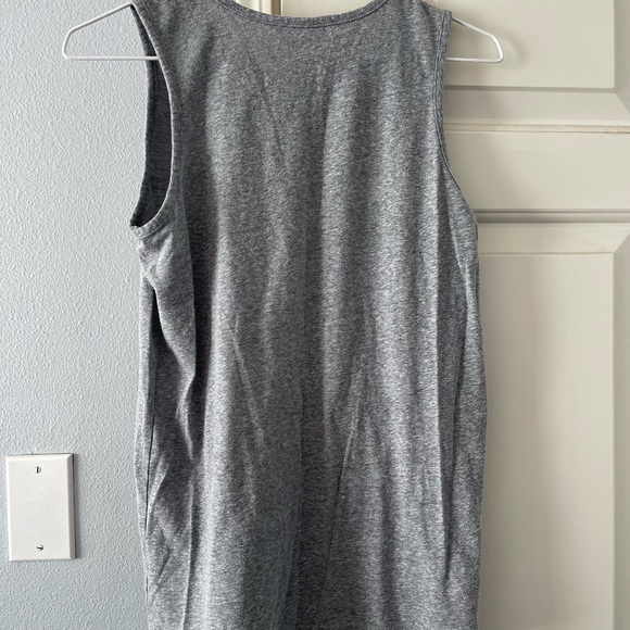 Old Navy boys tank size 10/12 - Picture 2 of 3